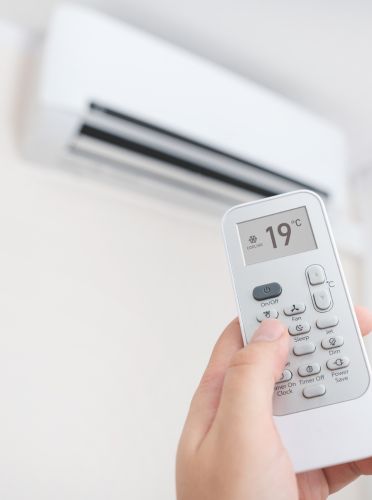 Unité intérieure de pompe à chaleur air-air réversible avec télécommande