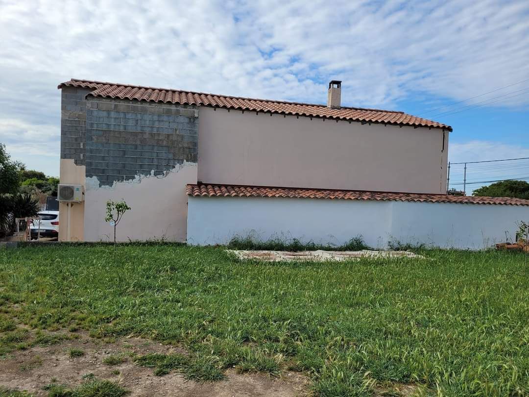 Chantier de rénovation avec isolation en cours par EBA France.